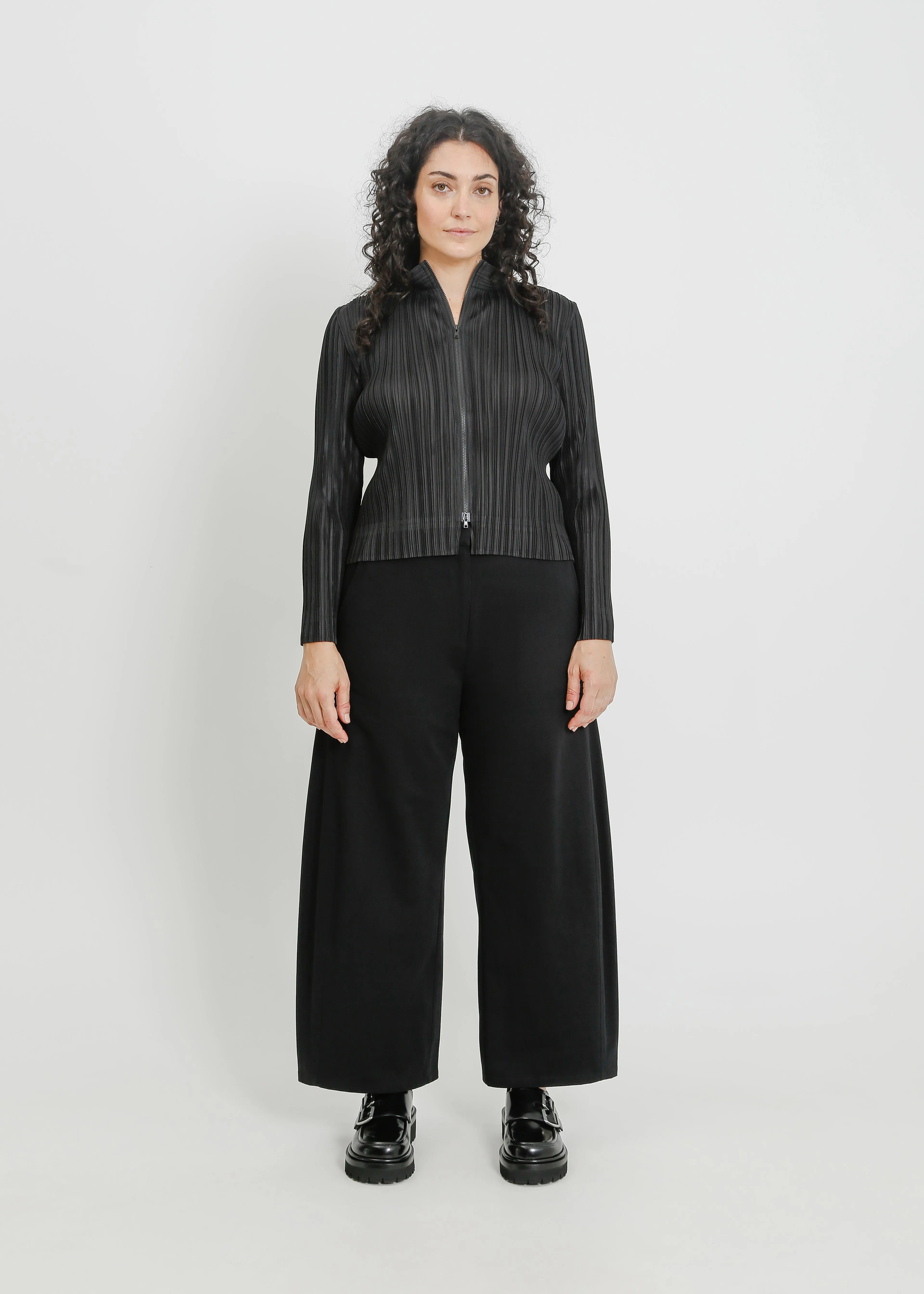 AERON PLEAT JACKET / BLACK